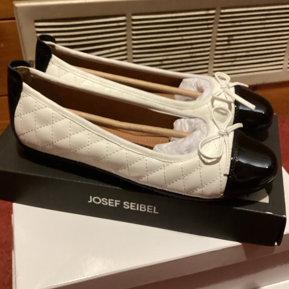 Josef Seibel Black and White Quilted Flats